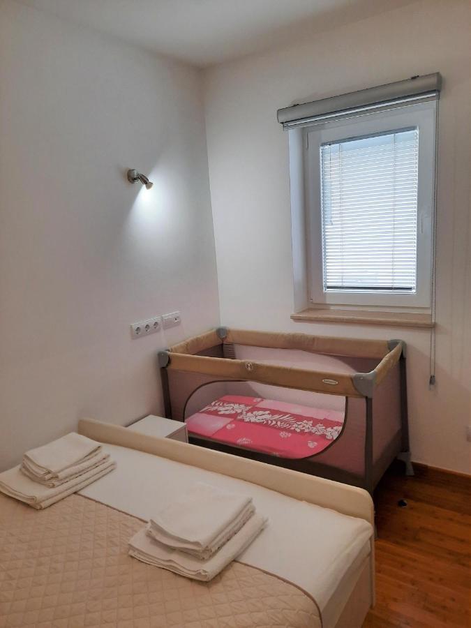 Apartment Mato Barbariga Eksteriør billede